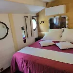 Peniche Mirage-chambre D'hotes 船屋 卡尔卡松