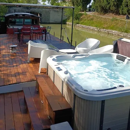 Peniche Mirage-chambre D'hotes 船上ホテル カルカソンヌ